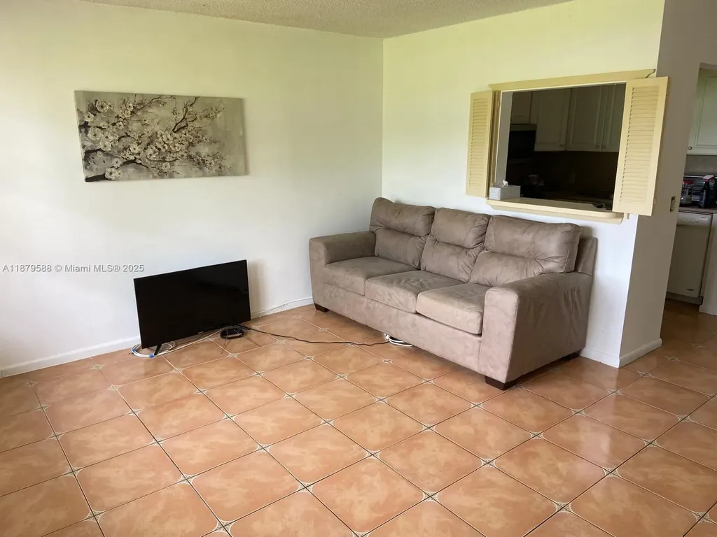 8 Fanshaw A Boca Raton FL 33434