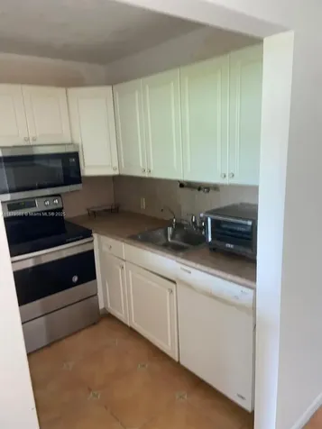 8 Fanshaw A Boca Raton FL 33434