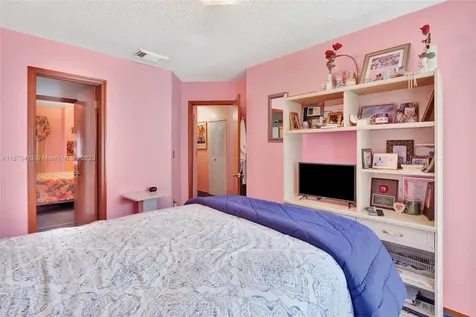20717 SW 81st Place Cutler Bay FL 33189