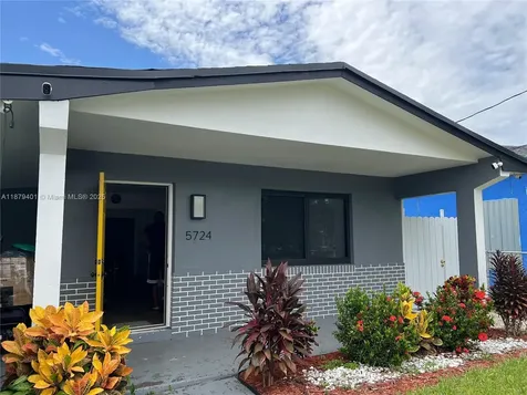 5724 SW 18th Street West Park FL 33023