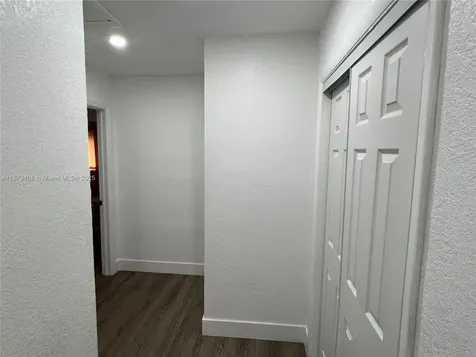 5724 SW 18th Street West Park FL 33023