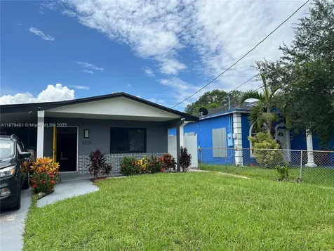5724 SW 18th Street West Park FL 33023