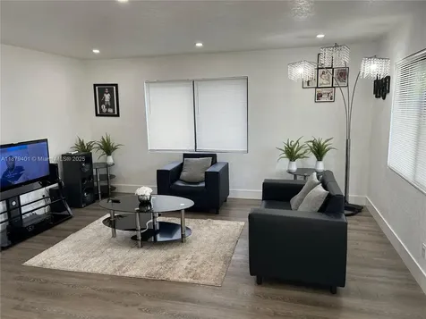 5724 SW 18th Street West Park FL 33023
