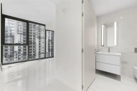 300 Biscayne Boulevard Way Miami FL 33131