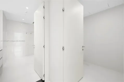 300 Biscayne Boulevard Way Miami FL 33131
