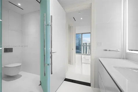 300 Biscayne Boulevard Way Miami FL 33131