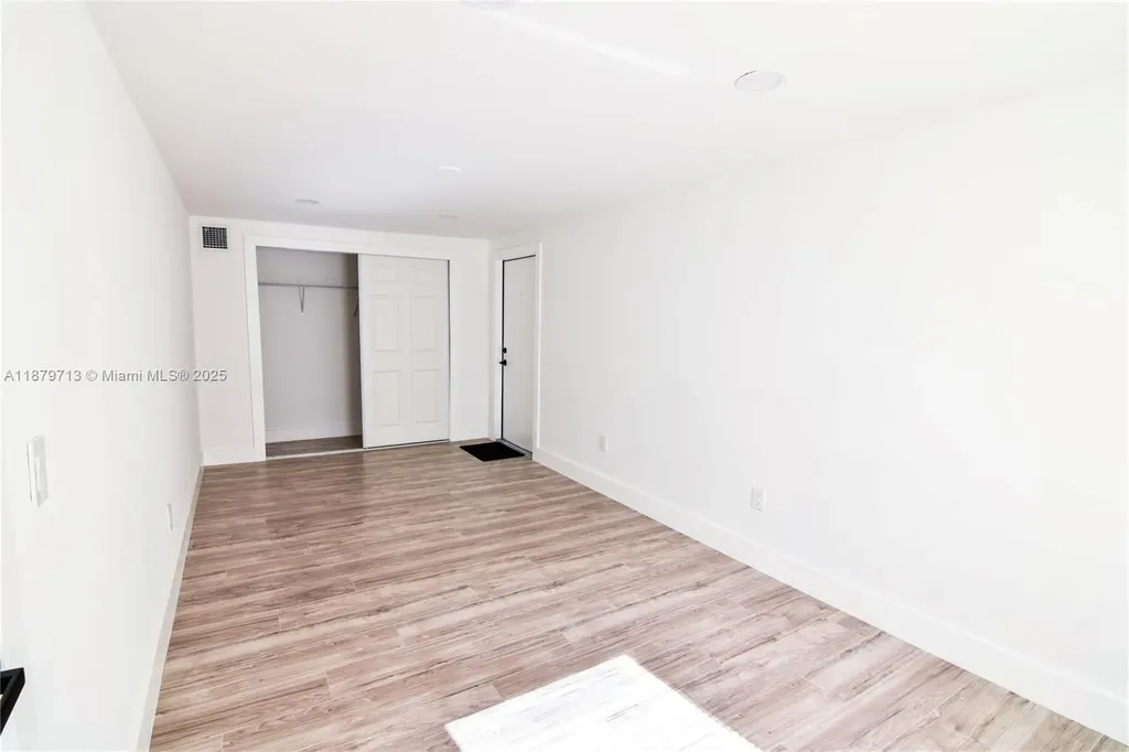 413 SW 22nd Terrace Fort Lauderdale FL 33312
