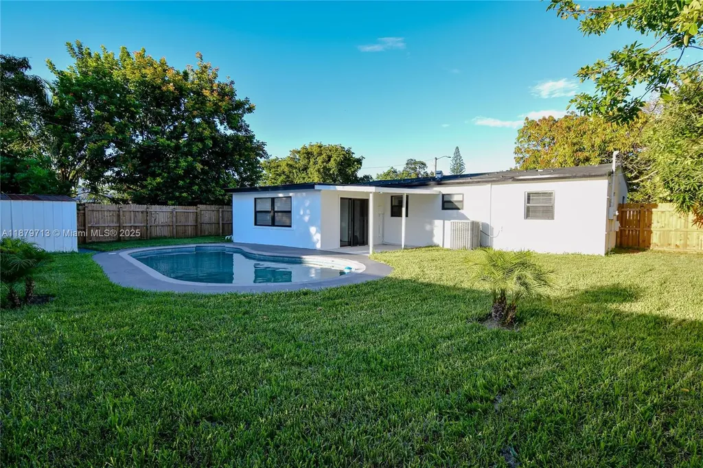 413 SW 22nd Terrace Fort Lauderdale FL 33312