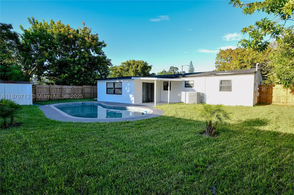 413 SW 22nd Terrace Fort Lauderdale FL 33312