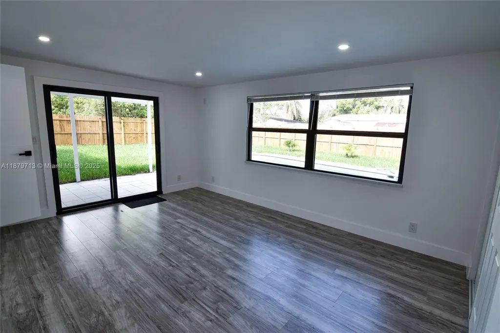 413 SW 22nd Terrace Fort Lauderdale FL 33312