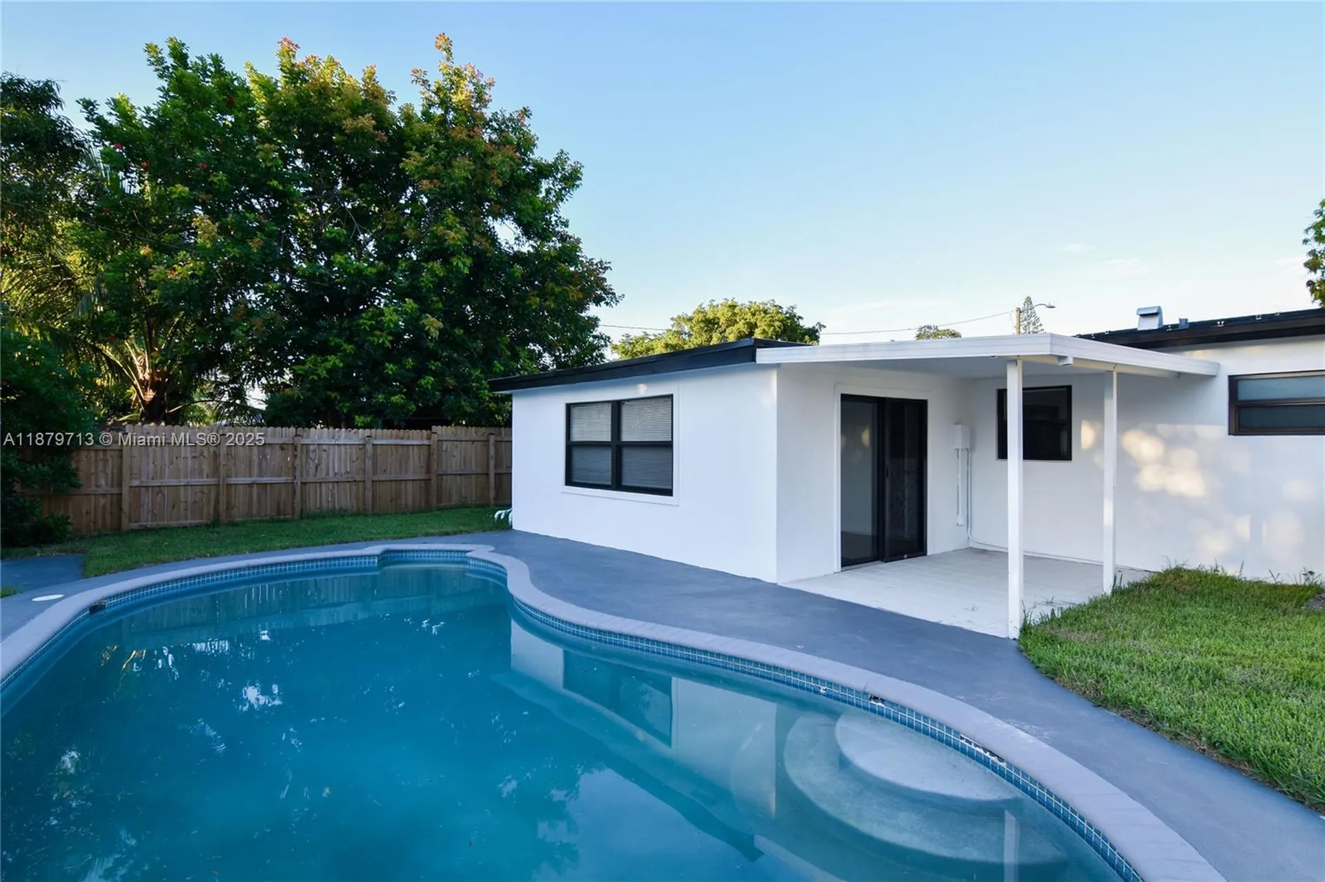 413 SW 22nd Terrace Fort Lauderdale FL 33312