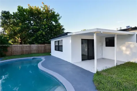 413 SW 22nd Terrace Fort Lauderdale FL 33312