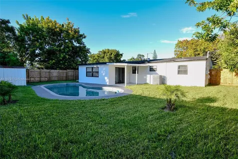 413 SW 22nd Terrace Fort Lauderdale FL 33312
