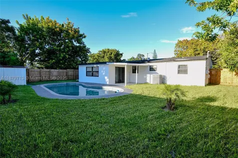 413 SW 22nd Terrace Fort Lauderdale FL 33312