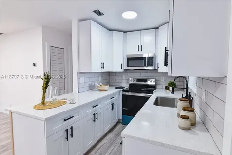 413 SW 22nd Terrace Fort Lauderdale FL 33312