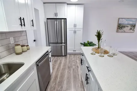 413 SW 22nd Terrace Fort Lauderdale FL 33312