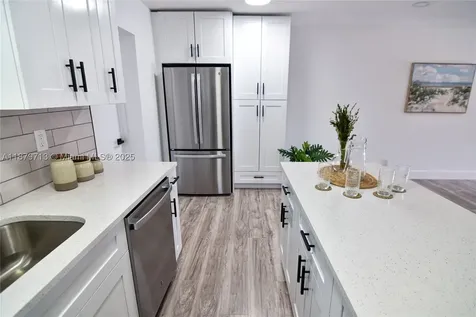 413 SW 22nd Terrace Fort Lauderdale FL 33312