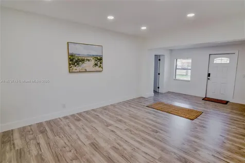 413 SW 22nd Terrace Fort Lauderdale FL 33312