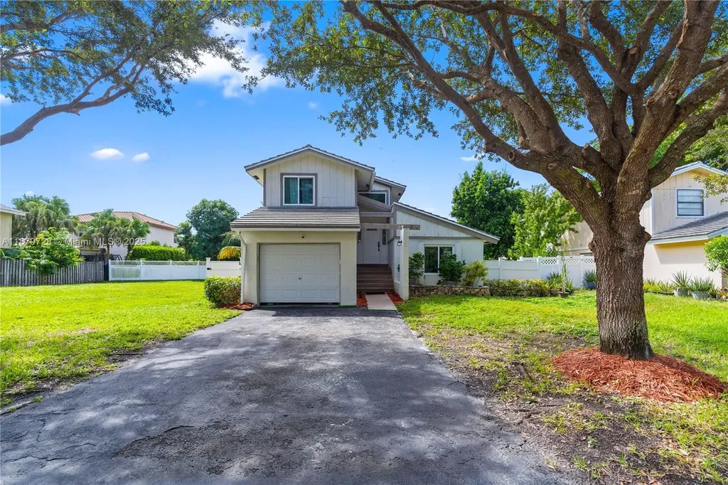 10560 La Placida Drive Coral Springs FL 33065