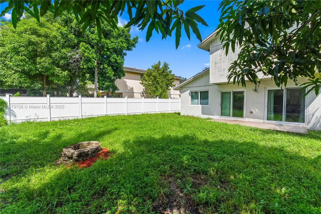 10560 La Placida Drive Coral Springs FL 33065