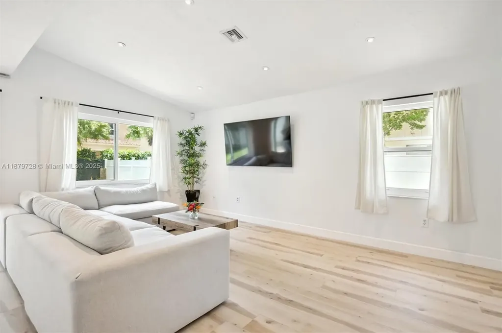 10560 La Placida Drive Coral Springs FL 33065