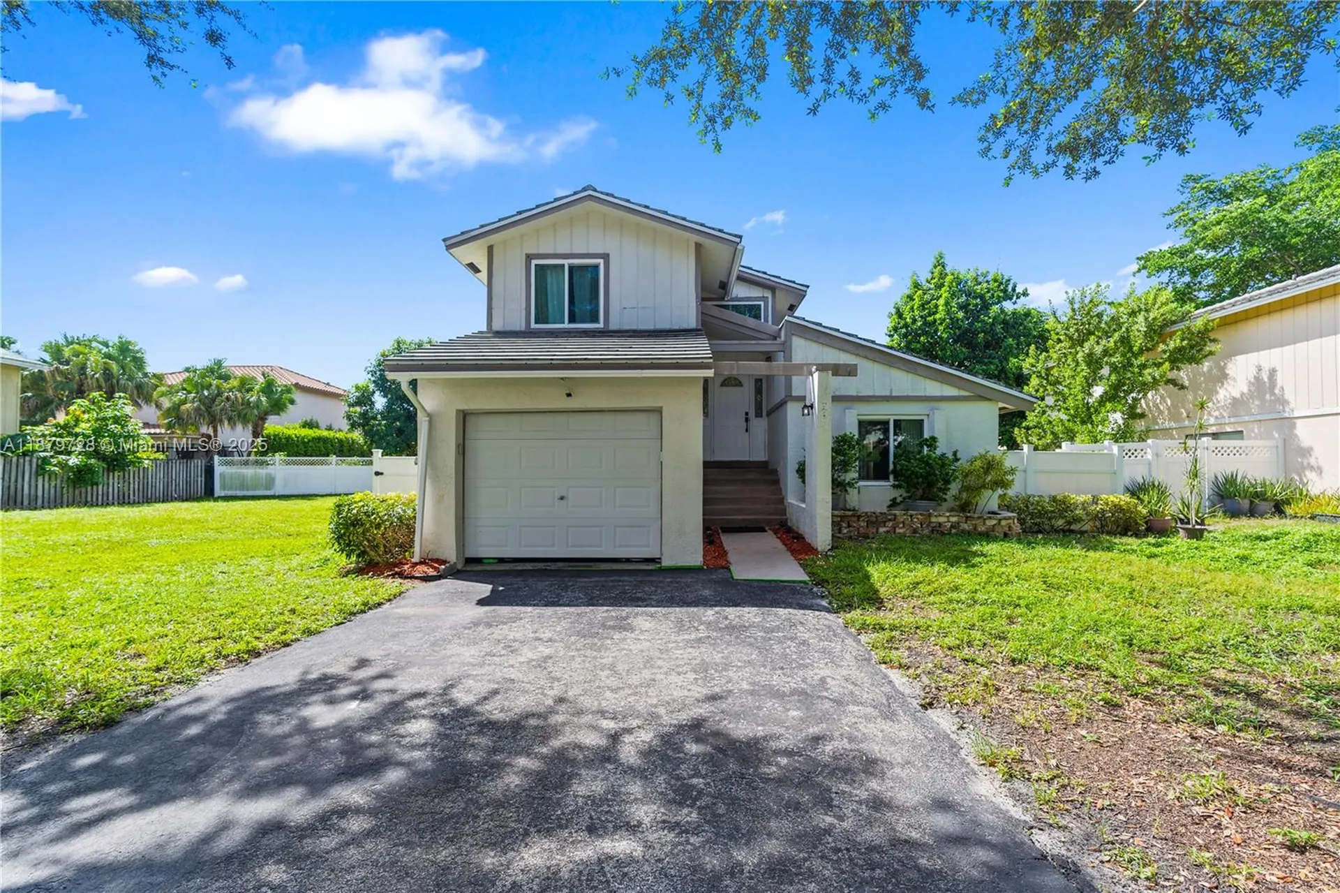 10560 La Placida Drive Coral Springs FL 33065