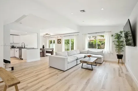 10560 La Placida Drive Coral Springs FL 33065