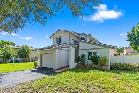 10560 La Placida Drive Coral Springs FL 33065