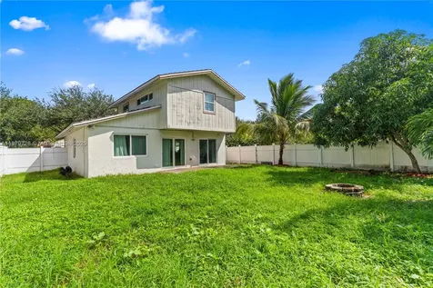 10560 La Placida Drive Coral Springs FL 33065