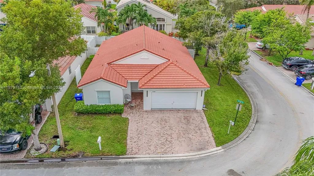 3380 SW 50th Street Hollywood FL 33312
