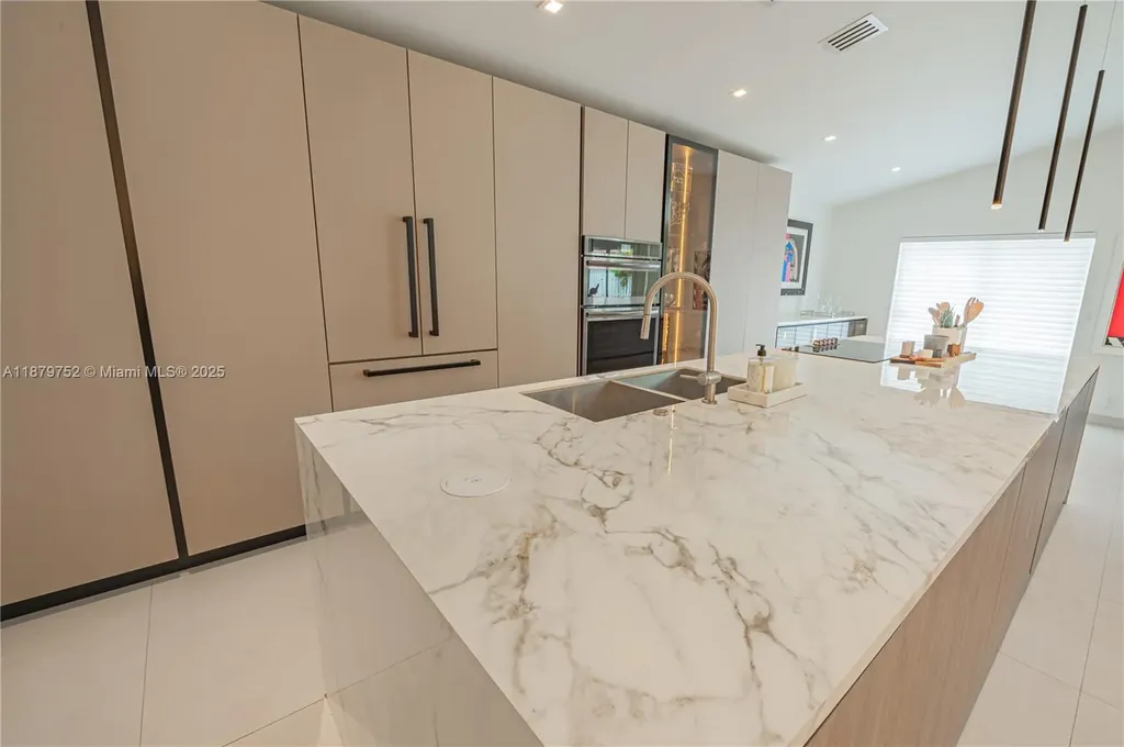 3380 SW 50th Street Hollywood FL 33312
