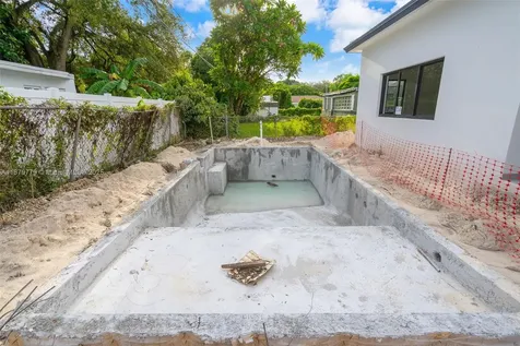 5854 SW 61st Street Miami FL 33143