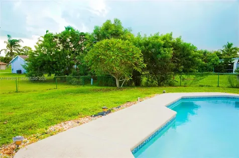 458 SE Doat Street Port St. Lucie FL 34983