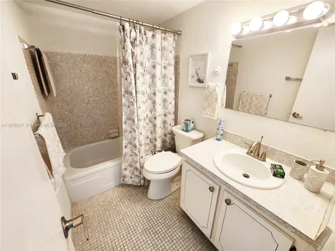 580 Egret Drive Hallandale Beach FL 33009