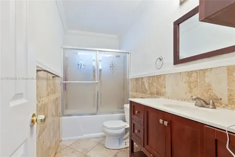 740 N 73rd Terrace Hollywood FL 33024