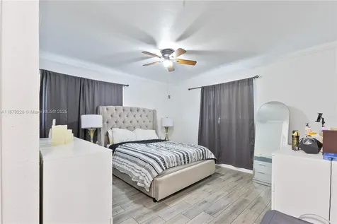 740 N 73rd Terrace Hollywood FL 33024