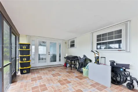 740 N 73rd Terrace Hollywood FL 33024