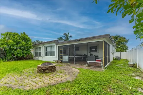 740 N 73rd Terrace Hollywood FL 33024