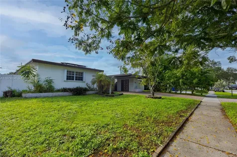740 N 73rd Terrace Hollywood FL 33024