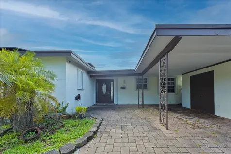 740 N 73rd Terrace Hollywood FL 33024