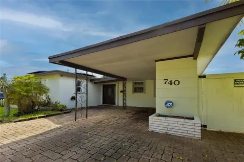 740 N 73rd Terrace Hollywood FL 33024
