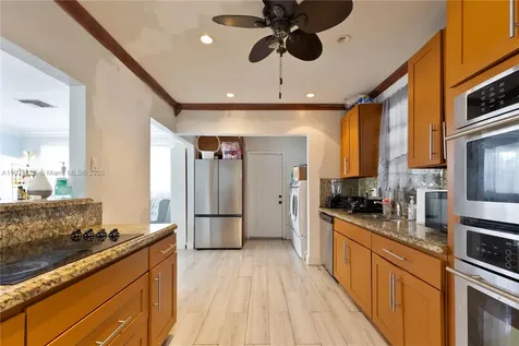 740 N 73rd Terrace Hollywood FL 33024