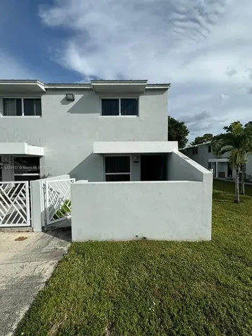 483 NW 19th Street Miami FL 33136