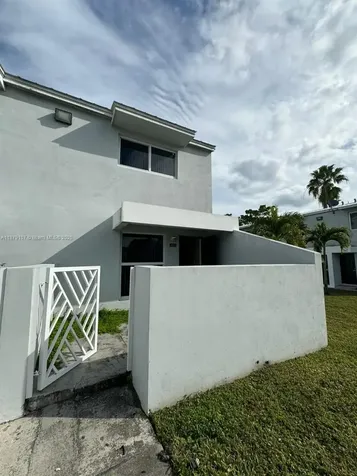 483 NW 19th Street Miami FL 33136