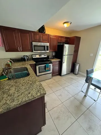 483 NW 19th Street Miami FL 33136