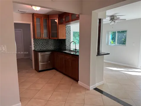 6004 NW 70th Avenue Tamarac FL 33321