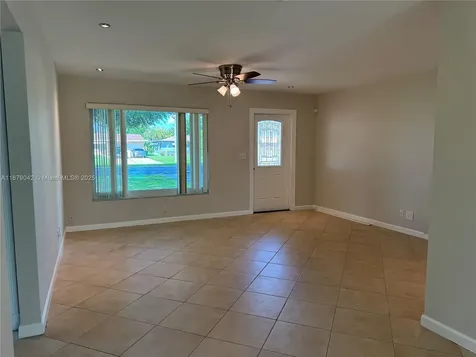 6004 NW 70th Avenue Tamarac FL 33321