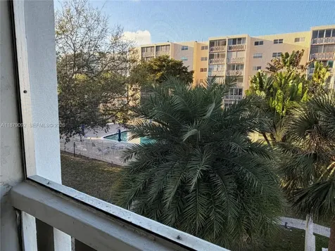 901 NE 14th Avenue Hallandale Beach FL 33009
