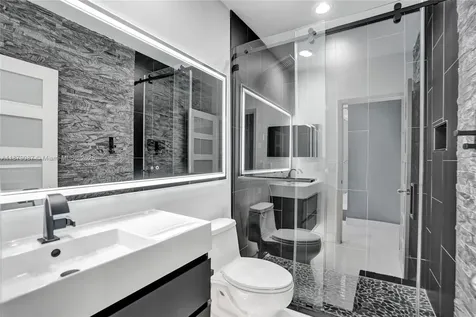 1321 SW 102nd Avenue Pembroke Pines FL 33025