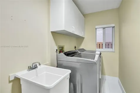1321 SW 102nd Avenue Pembroke Pines FL 33025